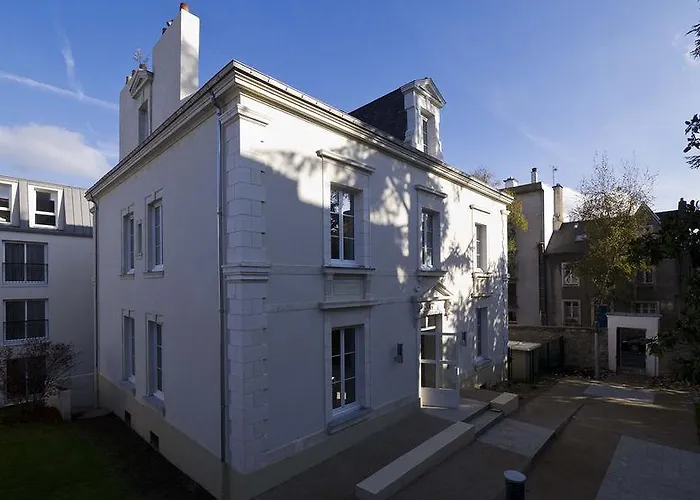 Adagio Access Viarme 3*