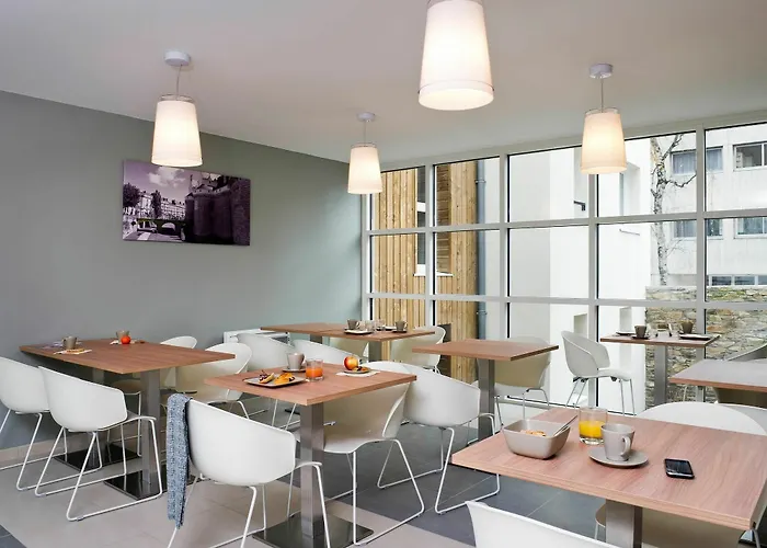 Adagio Access Viarme 3*