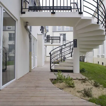 Aparthotel Adagio Access Viarme 3*