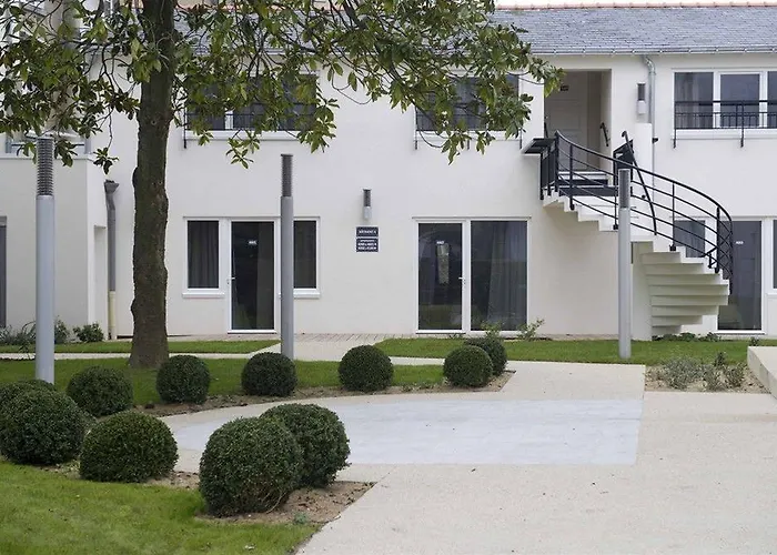 Apart-hotel Adagio Access Viarme 3*